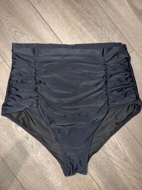 High Waisted Side Ruched Black Swim Bottoms- Women L